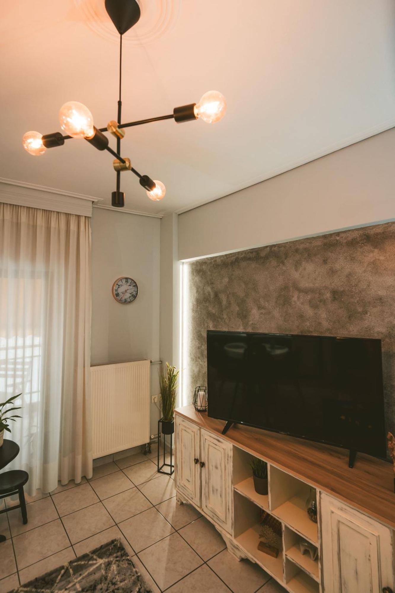 Unique Central Apartment Larissa Esterno foto