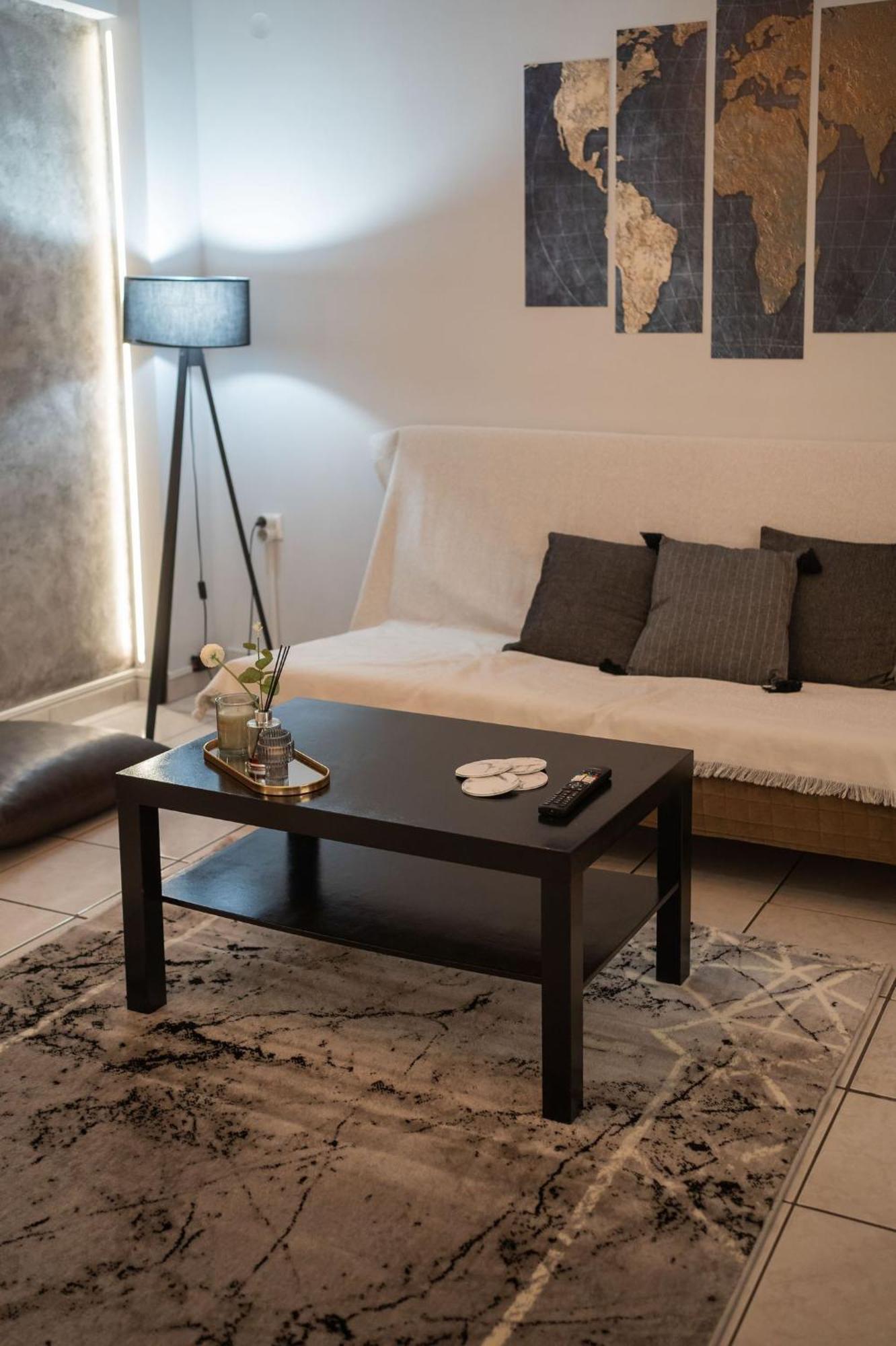 Unique Central Apartment Larissa Esterno foto
